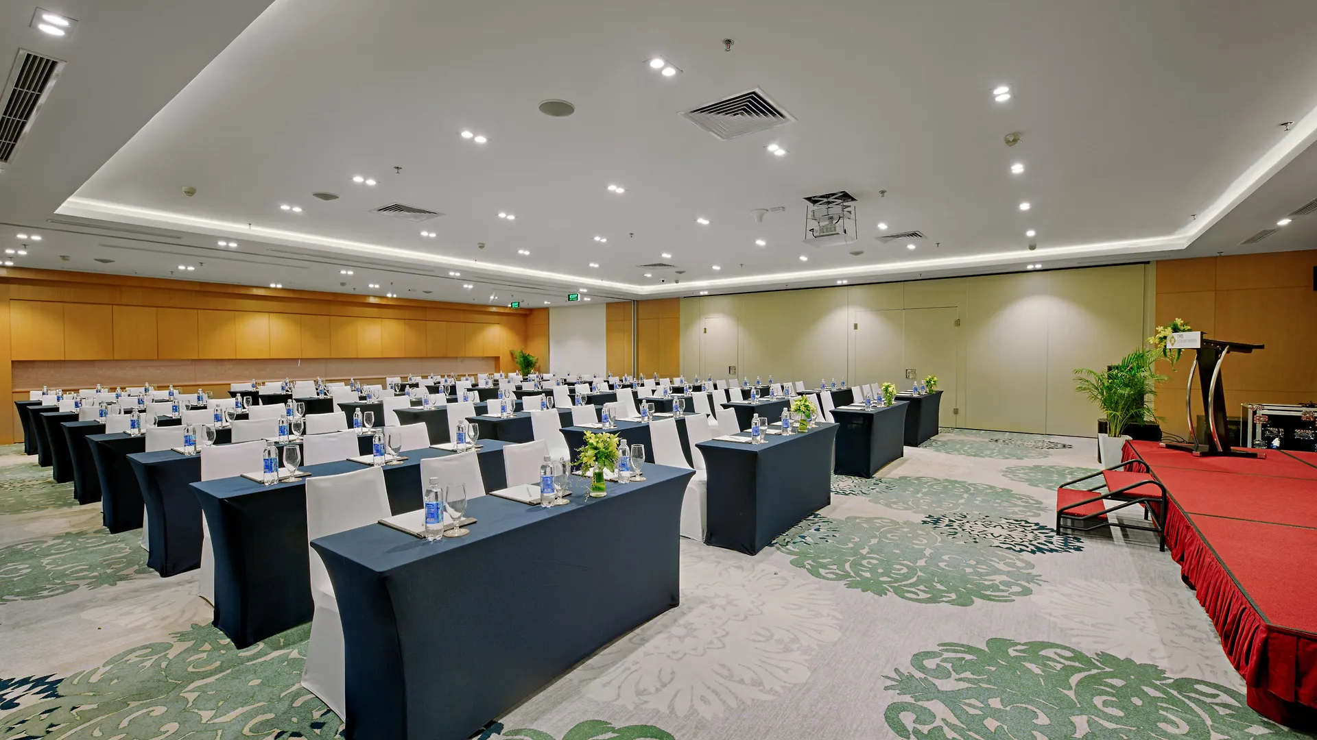 Tms Hotel Da Nang Beach 5*,