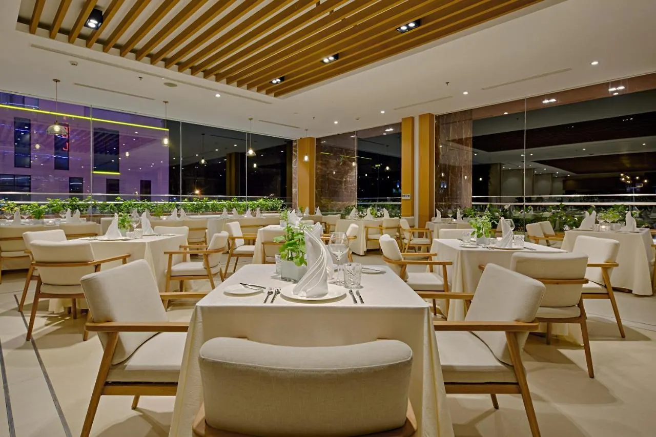 Tms Hotel Da Nang Beach 5*,  Vietnam