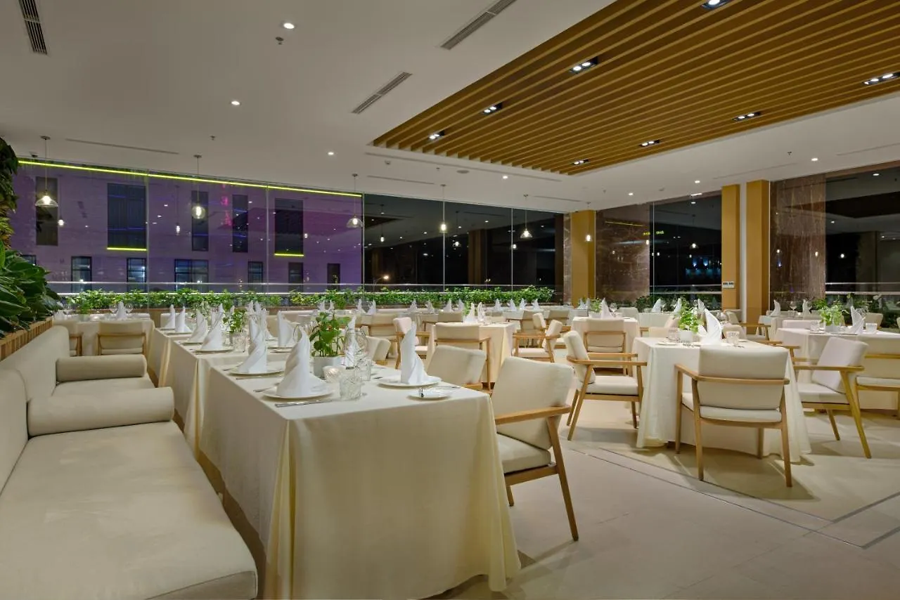 Tms Hotel Da Nang Beach 5*,